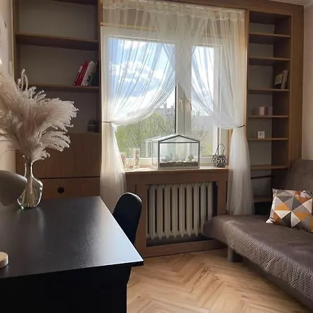 Apartment Four Bedroom Lachmana Warsaw