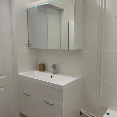 Apartment Four Bedroom Lachmana