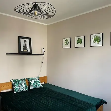 Four Bedroom Lachmana アパート ワルシャワ
